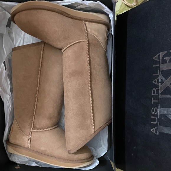 AUSTRALIA LUXE COLLECTIVE 5 6 CHESTNUT SUEDE "COSY TALL" SHEEPSKIN BOOTS - Picture 5 of 9